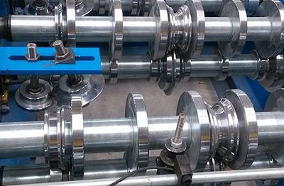 الأسطوانة مصنوعة من فولاذ 45# ذو الجودة العالية مع مخرطة CNC. متوفر طلاء الكروم الصلب لعمر الاستخدام الافتراضي الطويل.إطار الهيكل ملحوم بعارضة 400# H.